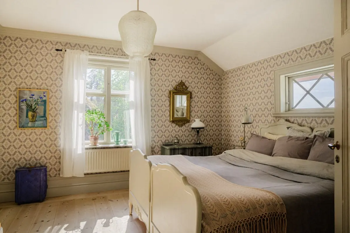 A Beautiful Pink Villa Overlooking the Stockholm Archipelago 29 pink-swedish-villa-nordroom27