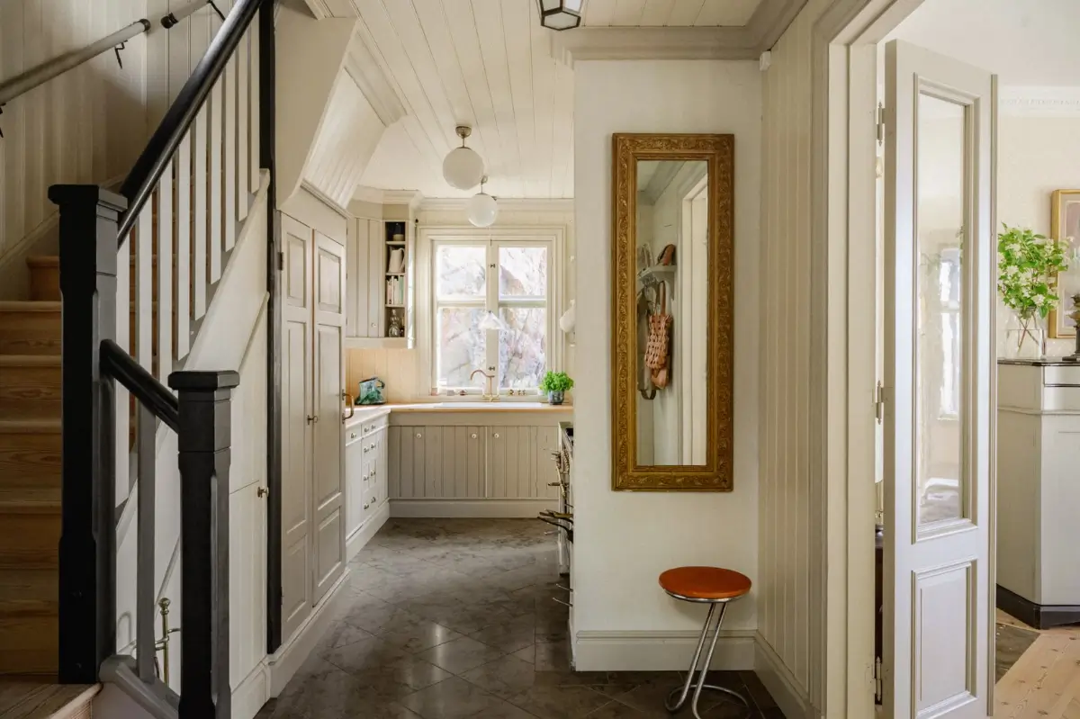 A Beautiful Pink Villa Overlooking the Stockholm Archipelago 18 pink-swedish-villa-nordroom40