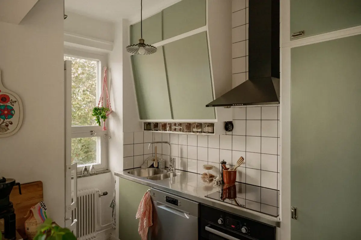 Green Tones and Period Elements in a 1940s Apartment 10 small midcentury kitchen