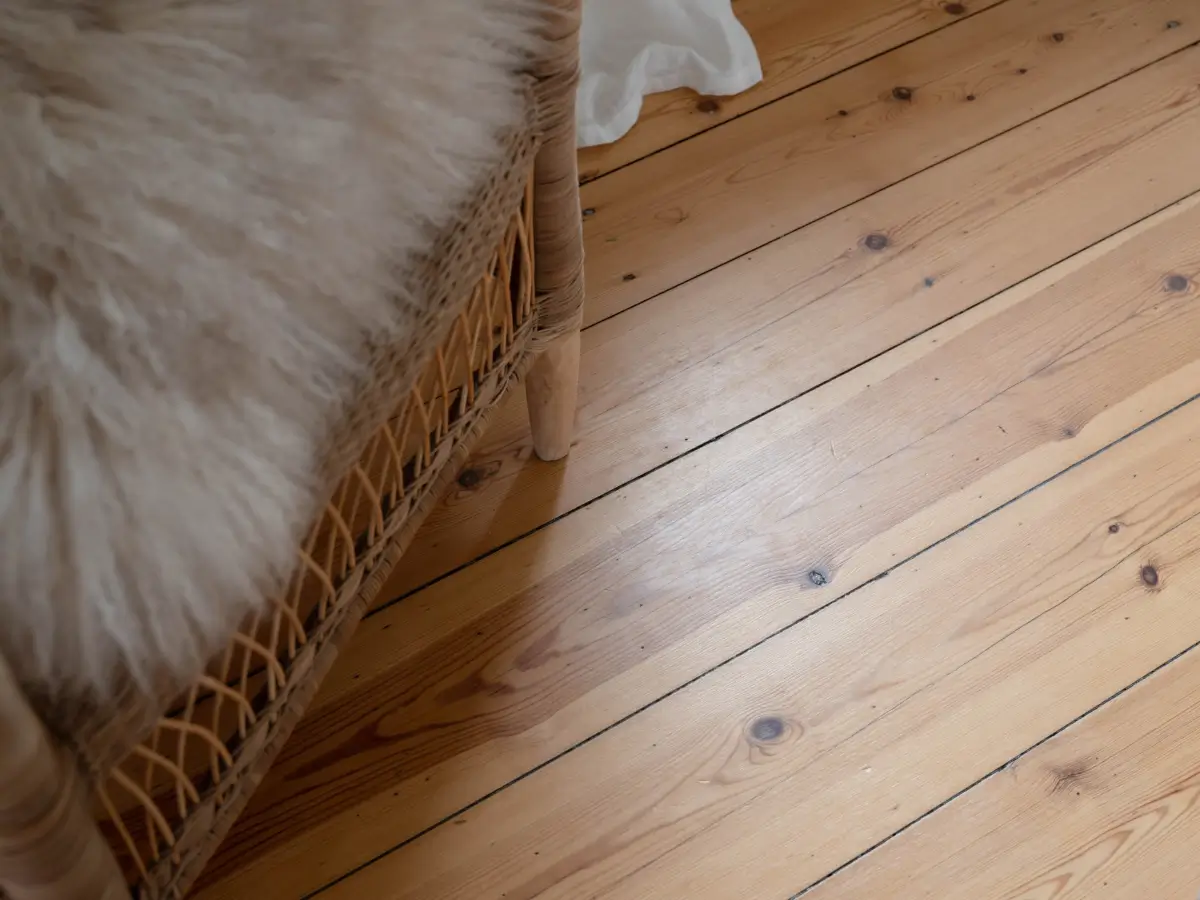 A Light and Spacious Corner Apartment in a 19th-Century Building 19 wooden floor