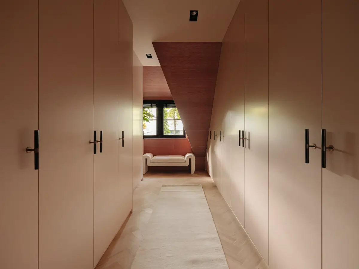 A Luxurious Family Country Home with a Spa and a Tree House in The Netherlands 25 a-luxurious-family-home-netherlands-guest-house-treehouse-nordroom26