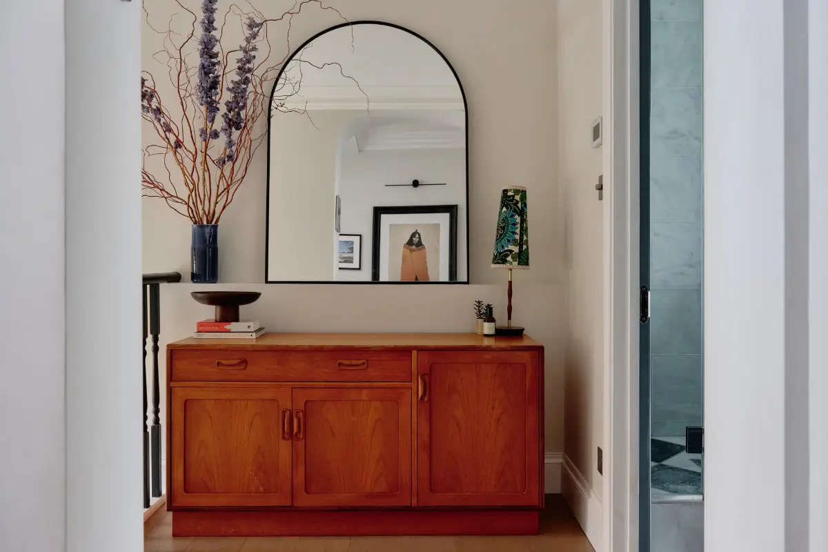 Navy-Blue Accents in a Stylish London Duplex Apartment 14 blue-tones-london-apartment-nordroom14