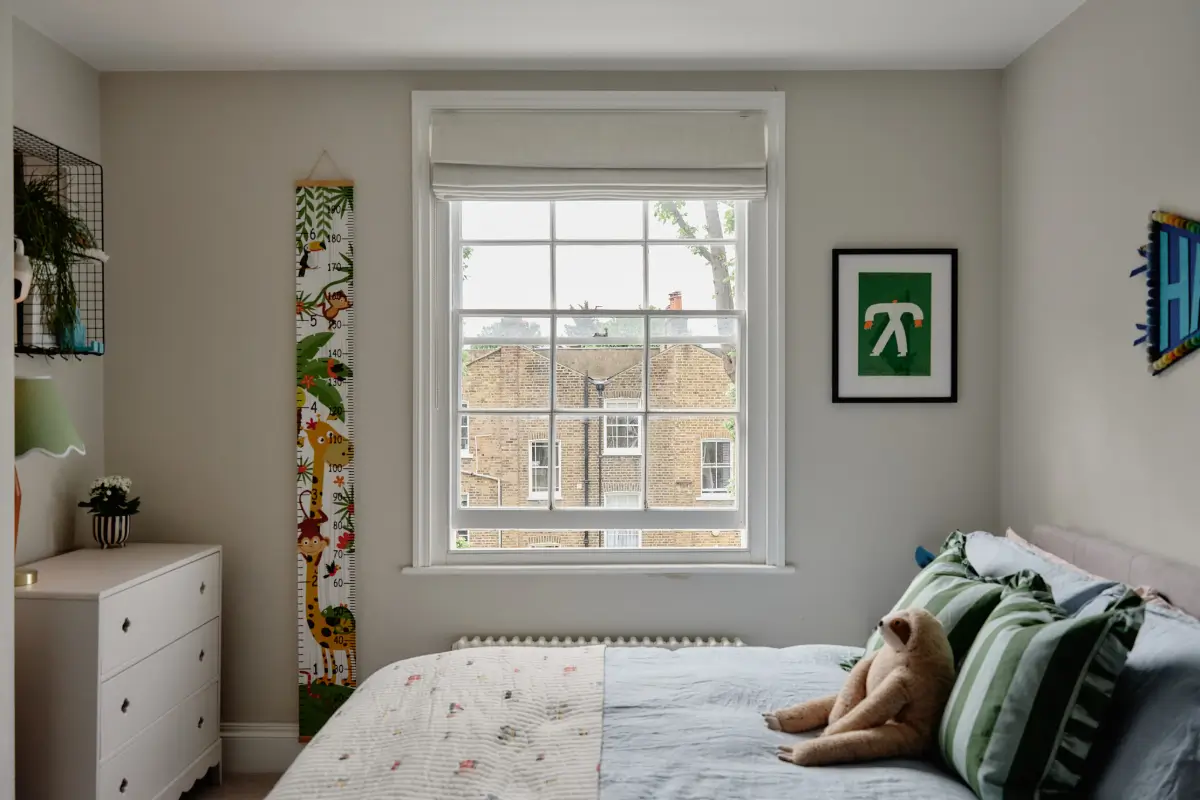 Navy-Blue Accents in a Stylish London Duplex Apartment 24 blue-tones-london-apartment-nordroom4