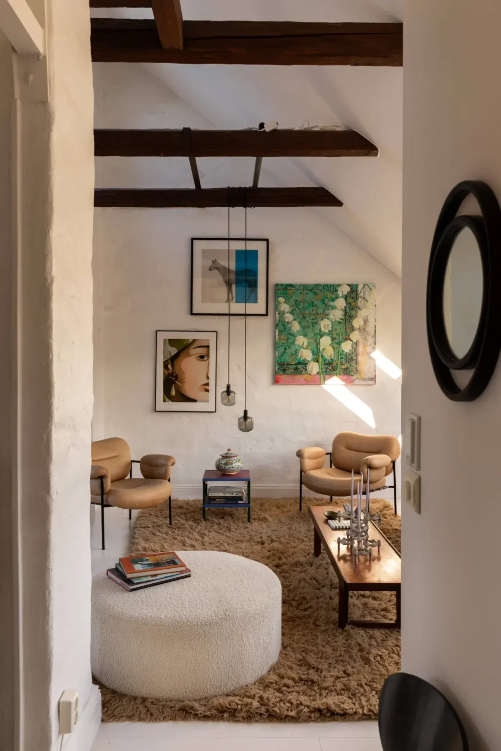 A Bright and Open-Plan Attic Apartment with Exposed Beams 7 bright-attic-apartment-stockholm-nordroom9