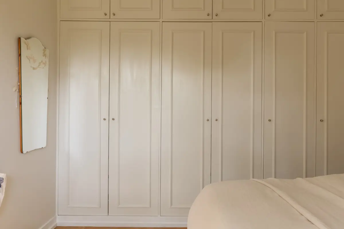 Light Colors and Large Corner Windows in a Stockholm Apartment 20 bright-light-colored-1930s-apartment-stockholm-nordroom