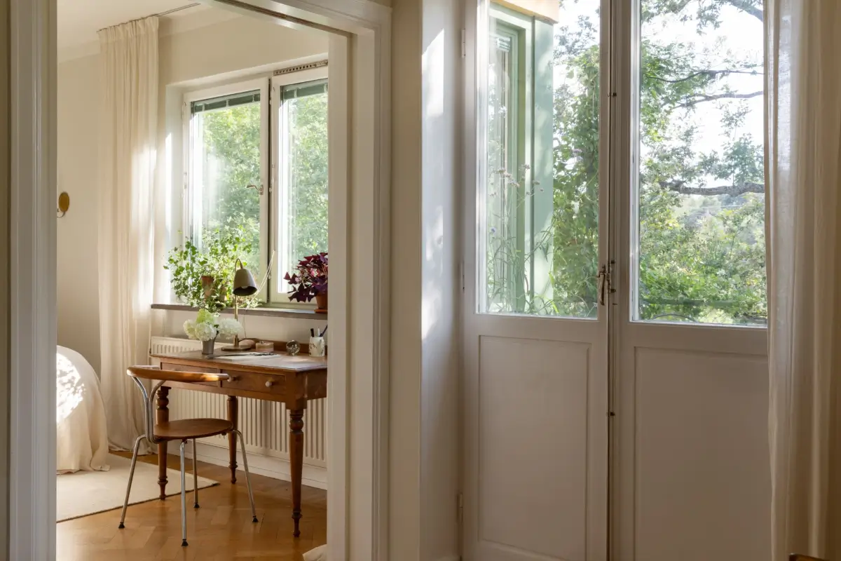 Light Colors and Large Corner Windows in a Stockholm Apartment 17 bright-light-colored-1930s-apartment-stockholm-nordroom