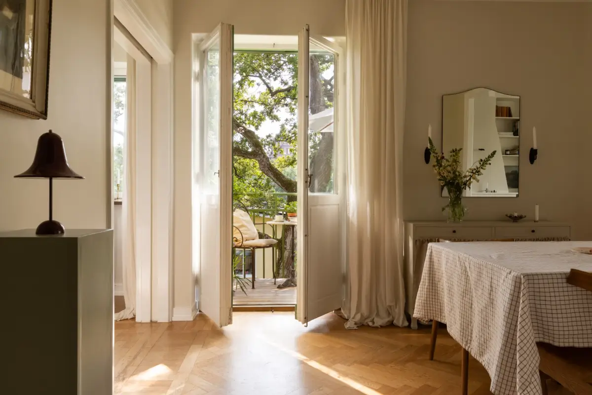 Light Colors and Large Corner Windows in a Stockholm Apartment 10 bright-light-colored-1930s-apartment-stockholm-nordroom