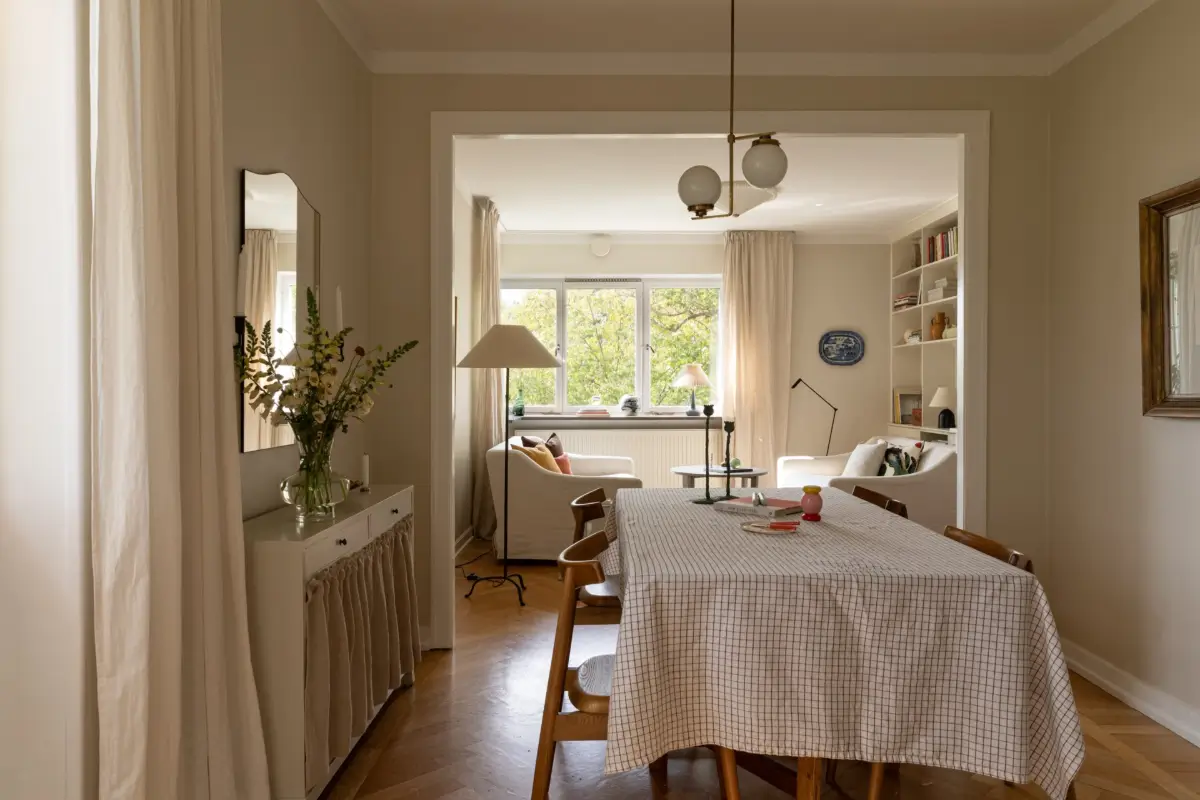Light Colors and Large Corner Windows in a Stockholm Apartment 7 bright-light-colored-1930s-apartment-stockholm-nordroom