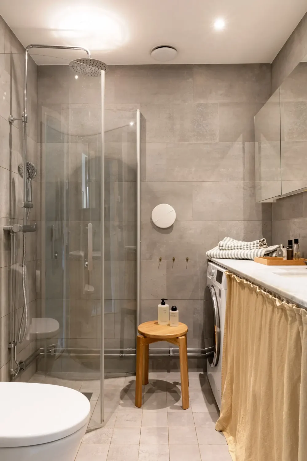 Light Colors and Large Corner Windows in a Stockholm Apartment 33 bright-light-colored-1930s-apartment-stockholm-nordroom