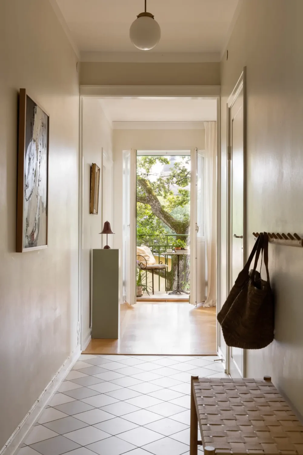Light Colors and Large Corner Windows in a Stockholm Apartment 34 bright-light-colored-1930s-apartment-stockholm-nordroom