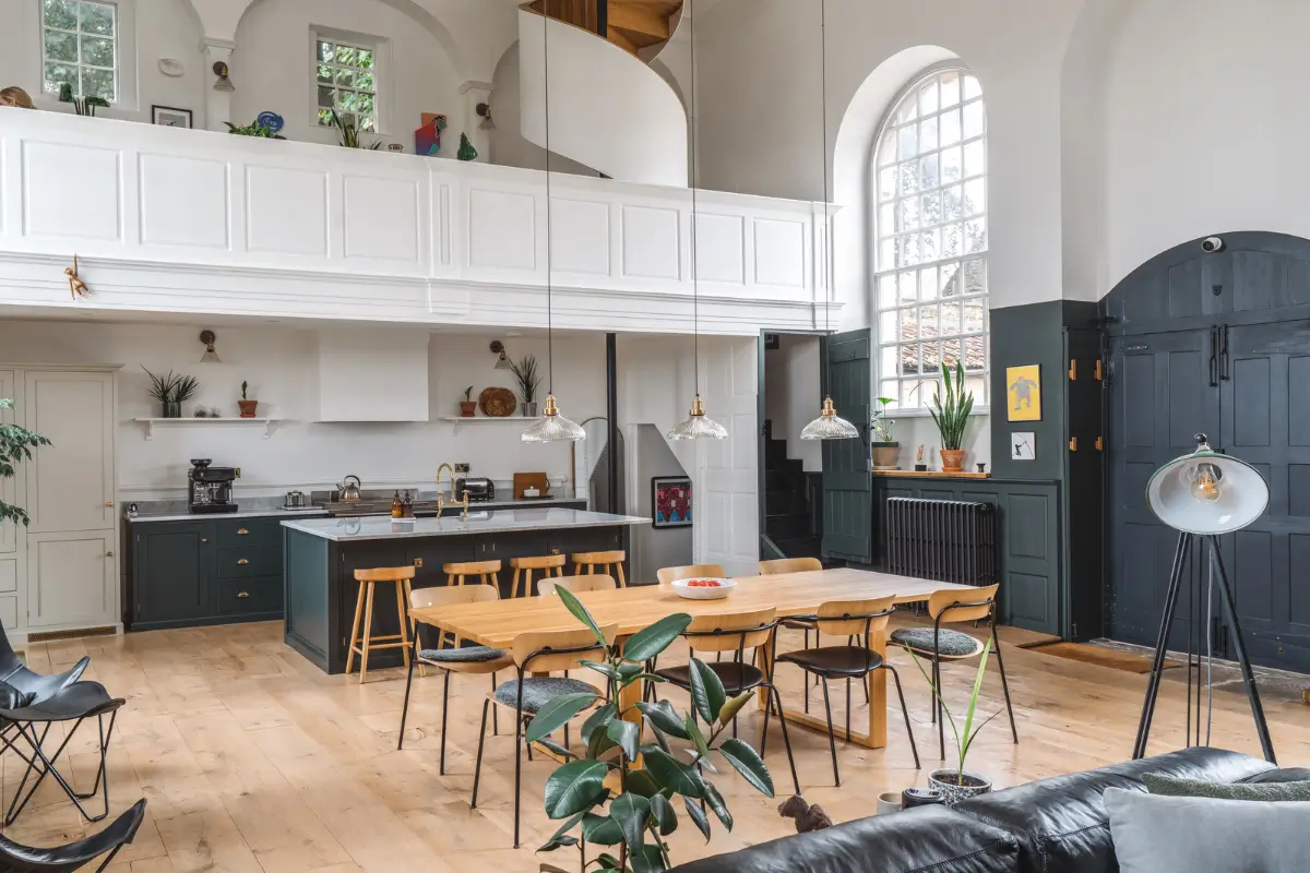 A Restored 18th-Century Chapel Transformed into a Stunning Home 1 chapel-conversion-near-bath-england-nordroom24