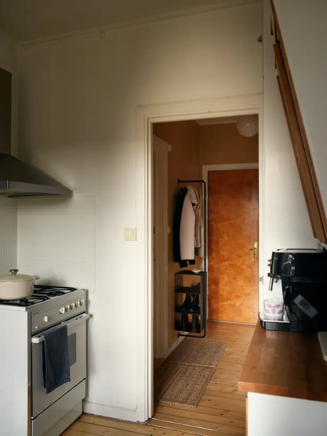 Preserved 1940s Elements and a Renovated Bathroom in a Stockholm Apartment 15 charming-1940s-apartment-period-details-renovated-bathroom-nordroom16