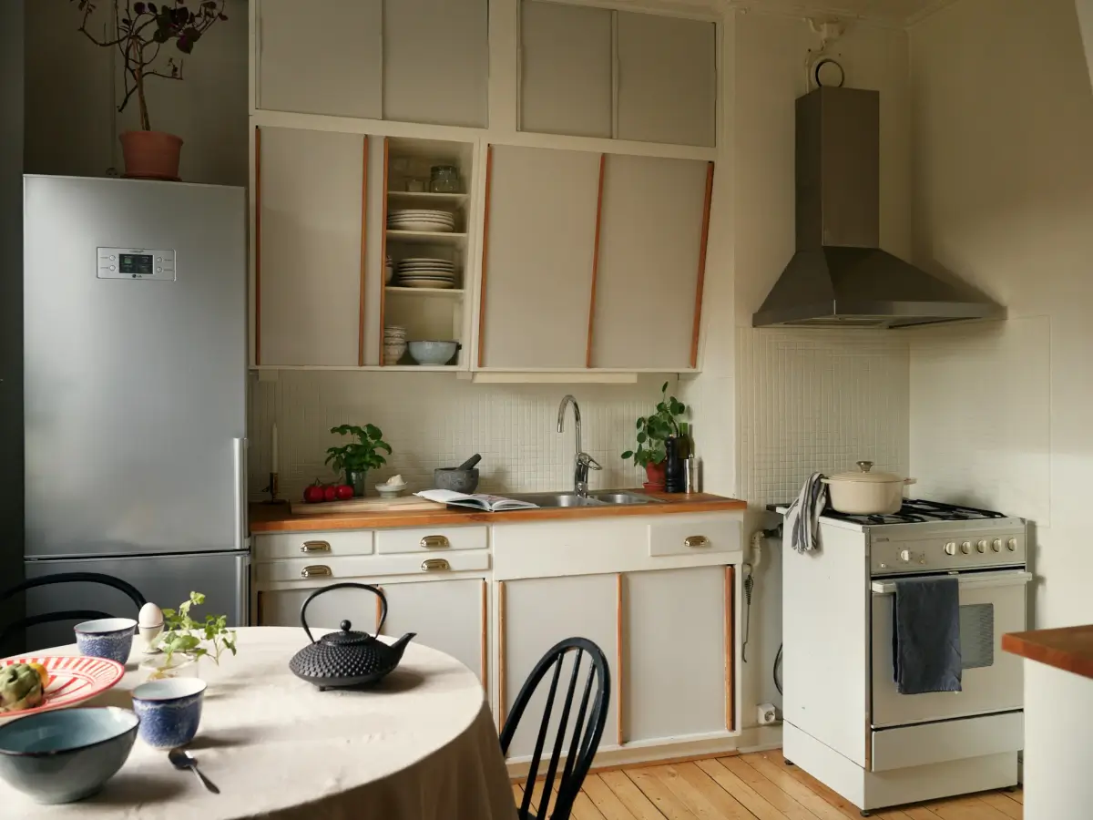 Preserved 1940s Elements and a Renovated Bathroom in a Stockholm Apartment 12 charming 1940s apartment period details renovated bathroom nordroom19 Preserved 1940s Elements and a Renovated Bathroom in a Stockholm Apartment