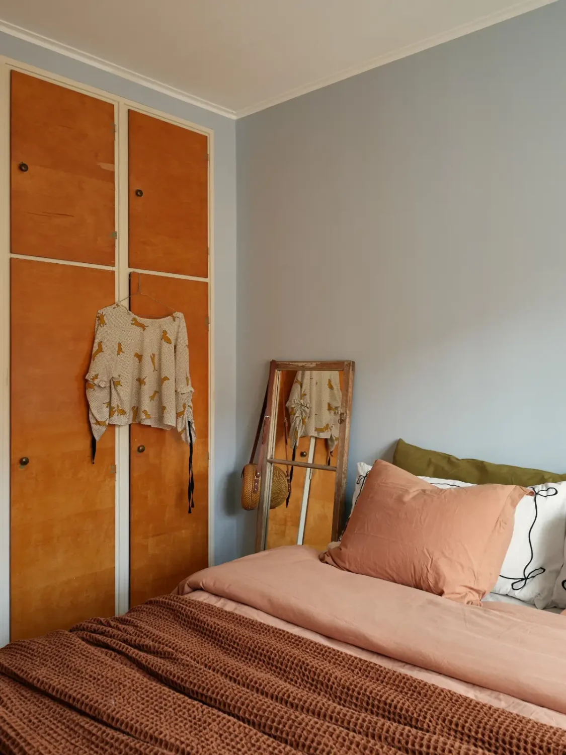 Preserved 1940s Elements and a Renovated Bathroom in a Stockholm Apartment 17 charming-1940s-apartment-period-details-renovated-bathroom-nordroom5