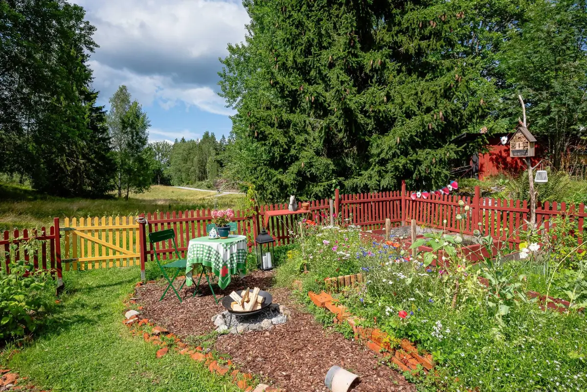 A Charming Swedish Cottage Decorated with Bold Colors and a Lush Garden 32 charming-country-holiday-cottage-sweden-nordroom10