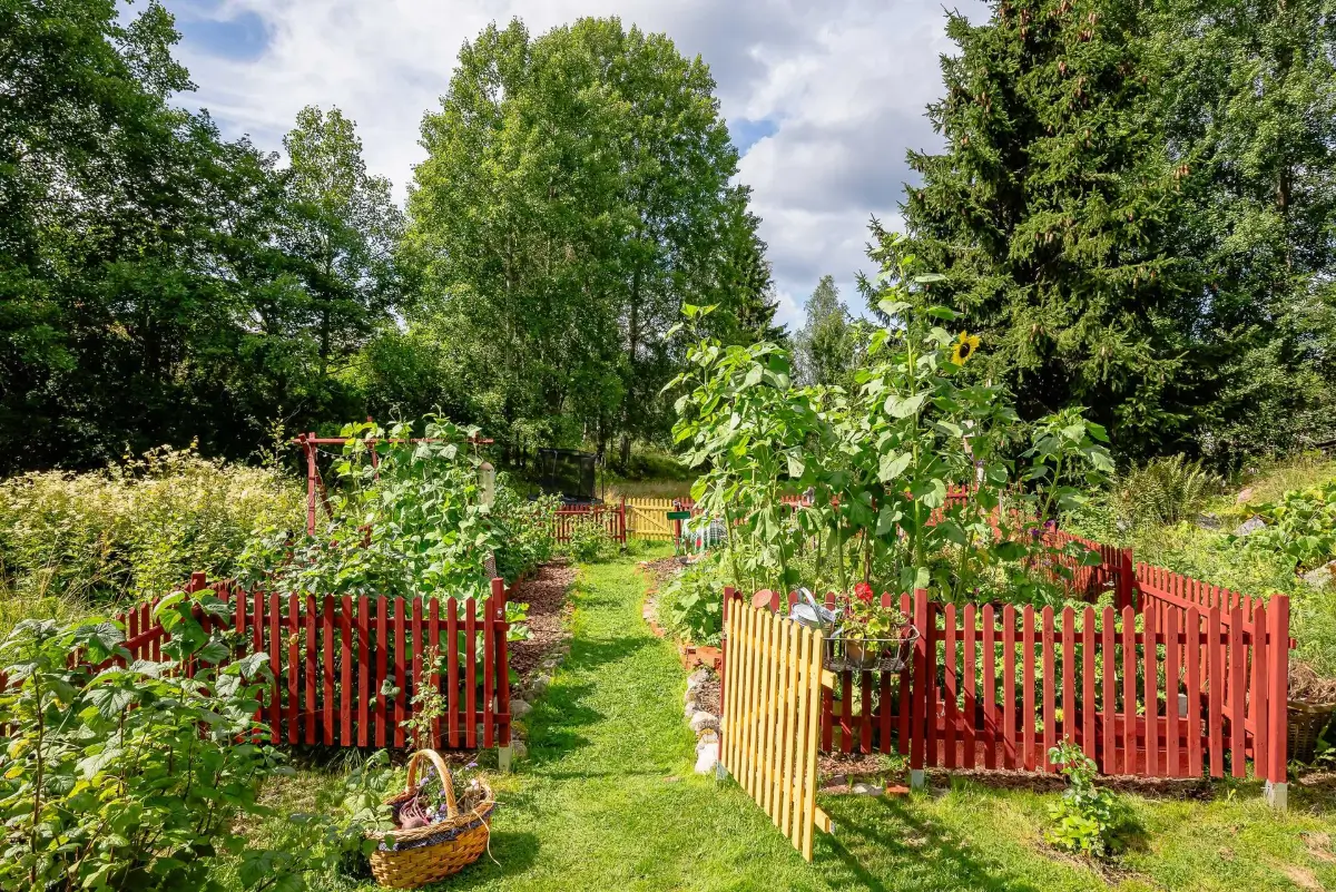 A Charming Swedish Cottage Decorated with Bold Colors and a Lush Garden 31 charming-country-holiday-cottage-sweden-nordroom11
