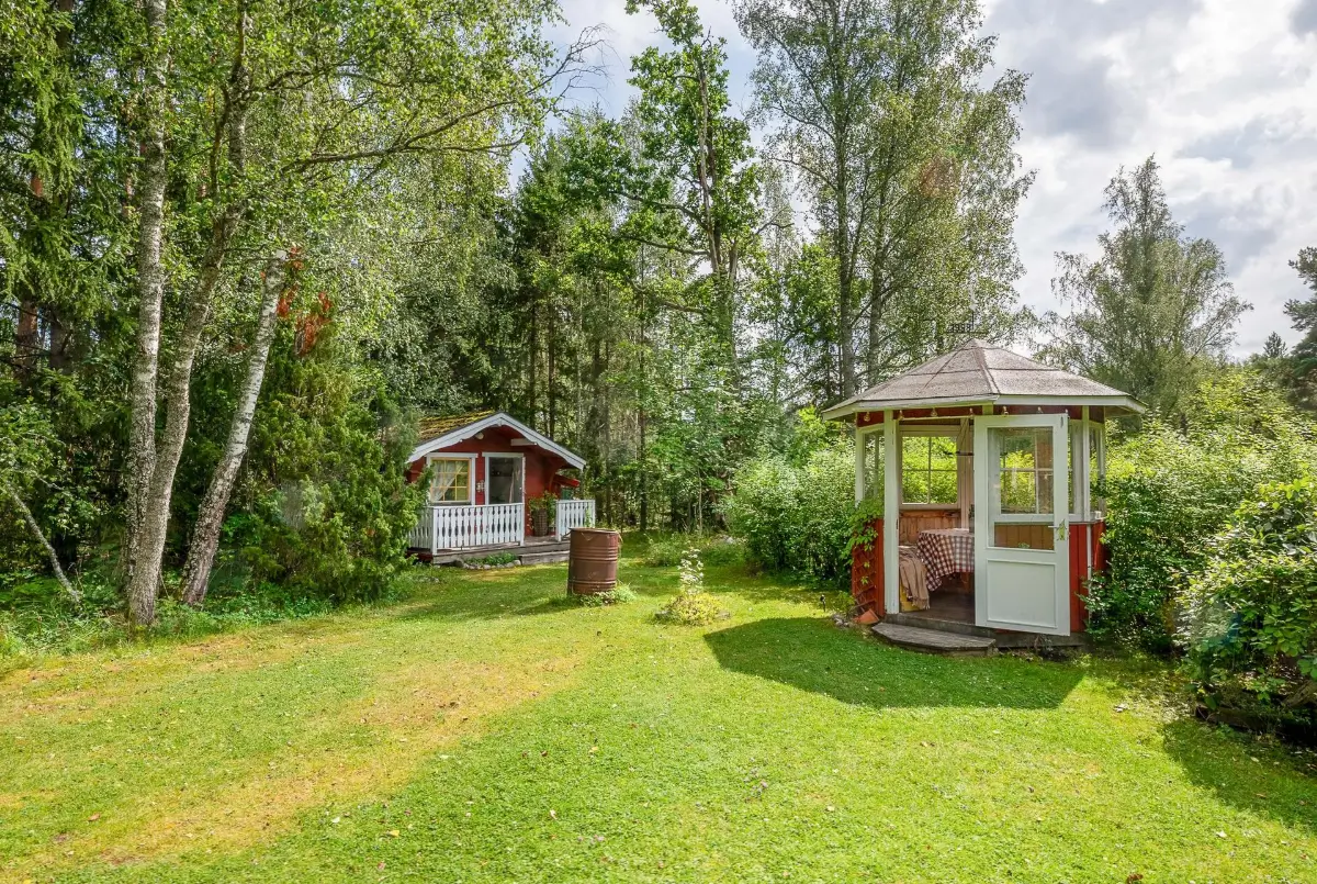 A Charming Swedish Cottage Decorated with Bold Colors and a Lush Garden 36 charming-country-holiday-cottage-sweden-nordroom18