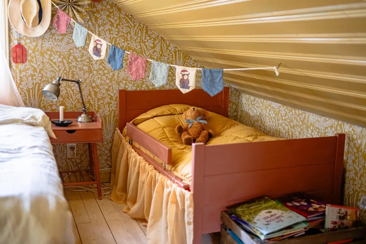 A Charming Swedish Cottage Decorated with Bold Colors and a Lush Garden 19 charming-country-holiday-cottage-sweden-nordroom23