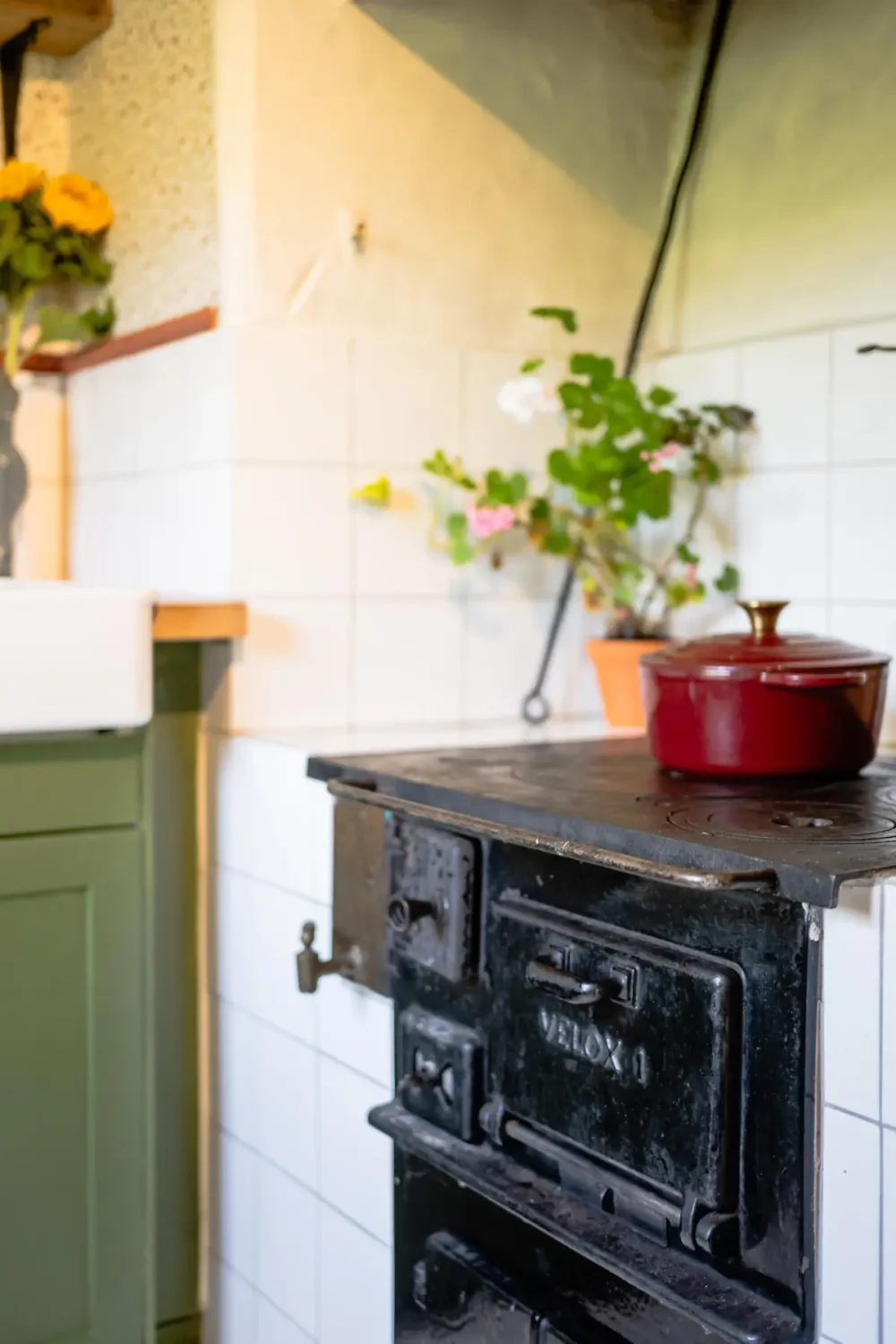 A Charming Swedish Cottage Decorated with Bold Colors and a Lush Garden 12 charming-country-holiday-cottage-sweden-nordroom30