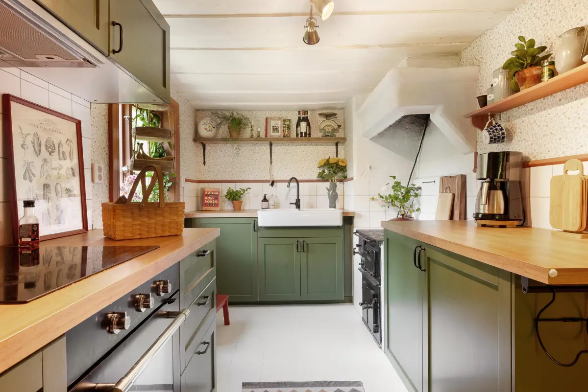 A Charming Swedish Cottage Decorated with Bold Colors and a Lush Garden 11 charming-country-holiday-cottage-sweden-nordroom31