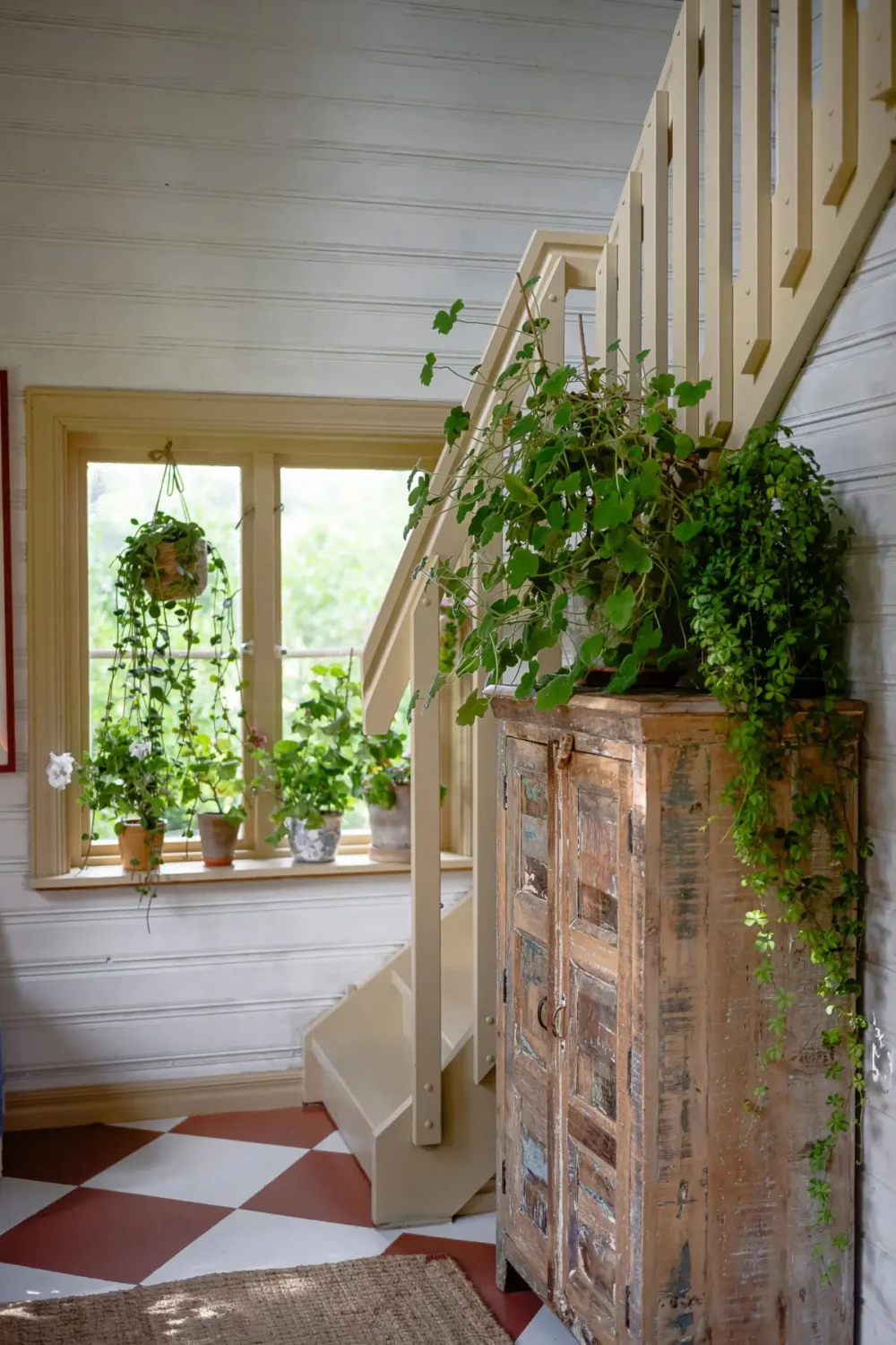 A Charming Swedish Cottage Decorated with Bold Colors and a Lush Garden 3 charming-country-holiday-cottage-sweden-nordroom39