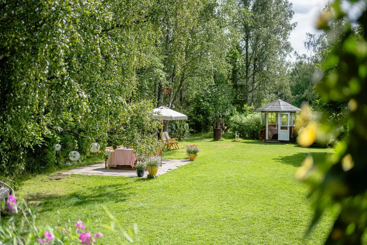 A Charming Swedish Cottage Decorated with Bold Colors and a Lush Garden 24 charming-country-holiday-cottage-sweden-nordroom43