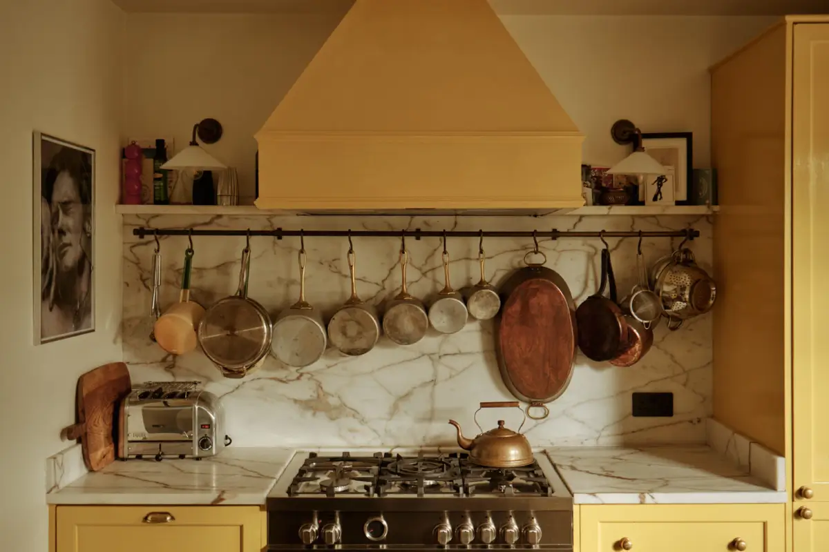 Color, Pattern, and Period Features in a Georgian Villa Apartment 11 color-texture-period-features-georgian-villa-london-nordroom25
