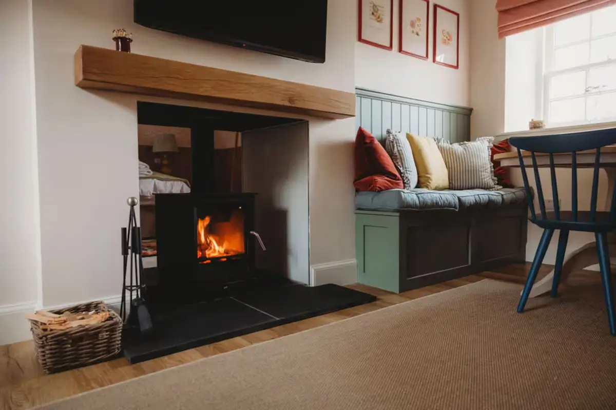 A Colorful Countryside Airbnb Cottage near Edinburgh 6 colorful-airbnb-cottage-near-edinburgh-nordroom