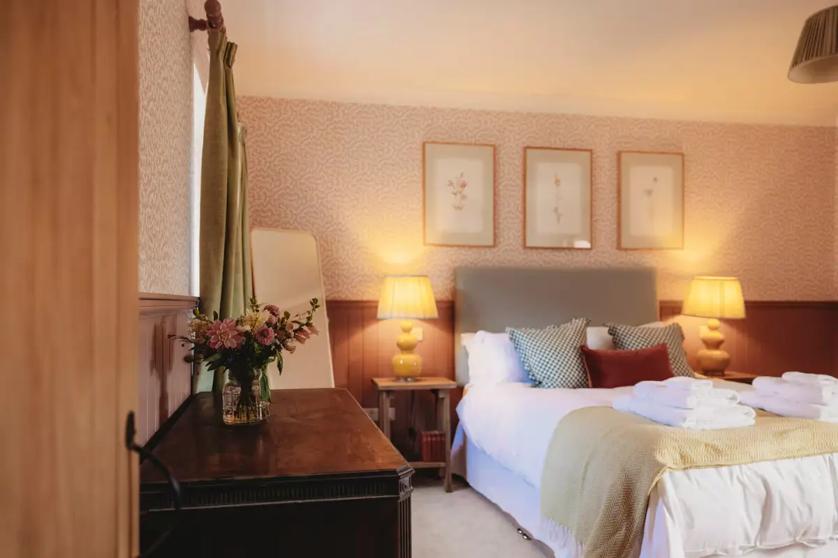 A Colorful Countryside Airbnb Cottage near Edinburgh 12 colorful-airbnb-cottage-near-edinburgh-nordroom12