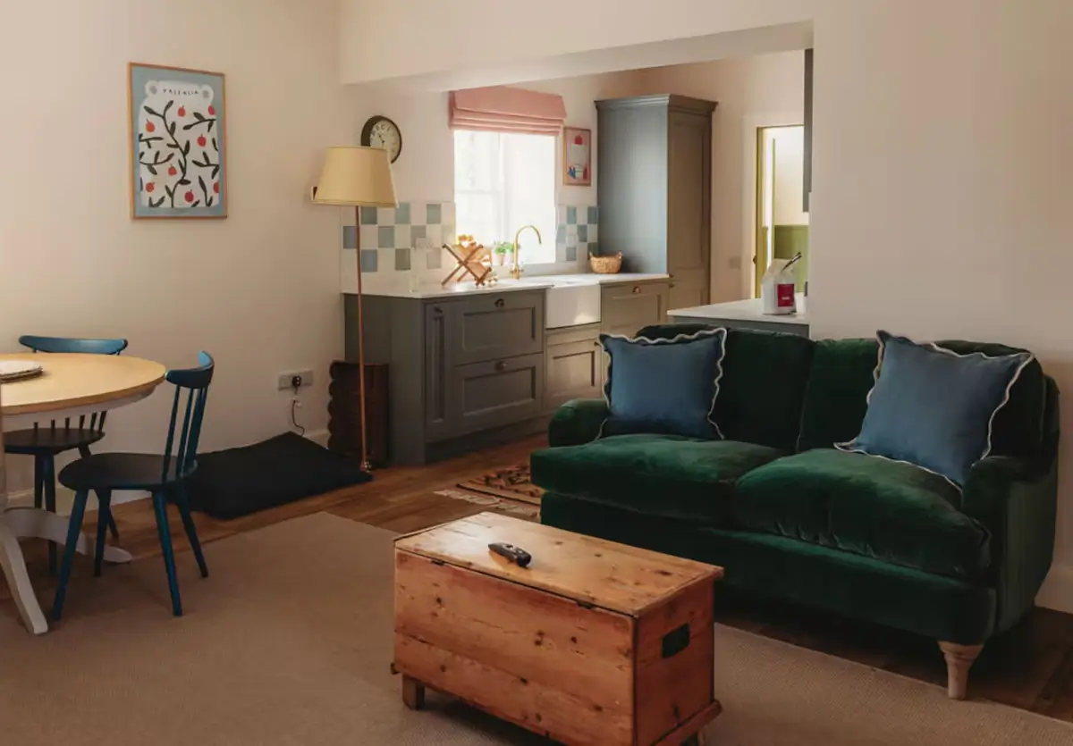 A Colorful Countryside Airbnb Cottage near Edinburgh 8 colorful-airbnb-cottage-near-edinburgh-nordroom18