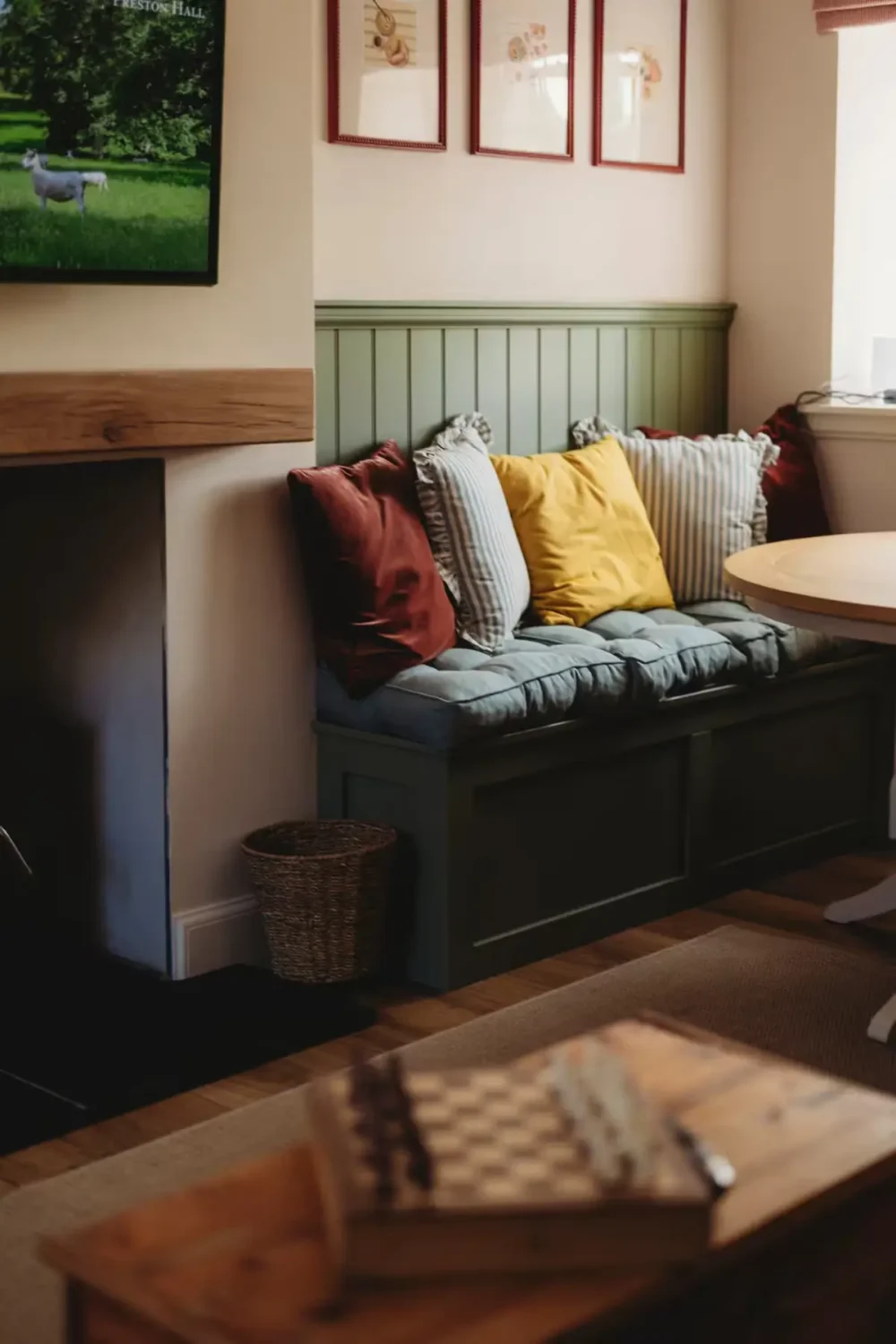 A Colorful Countryside Airbnb Cottage near Edinburgh 5 colorful-airbnb-cottage-near-edinburgh-nordroom20