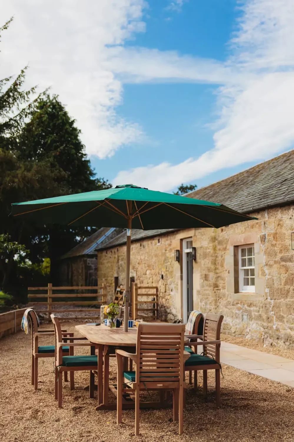 A Colorful Countryside Airbnb Cottage near Edinburgh 22 colorful-airbnb-cottage-near-edinburgh-nordroom4
