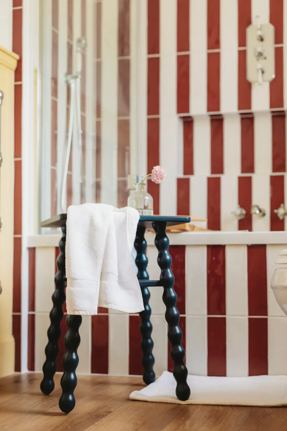 A Colorful Countryside Airbnb Cottage near Edinburgh 17 colorful-airbnb-cottage-near-edinburgh-nordroom7