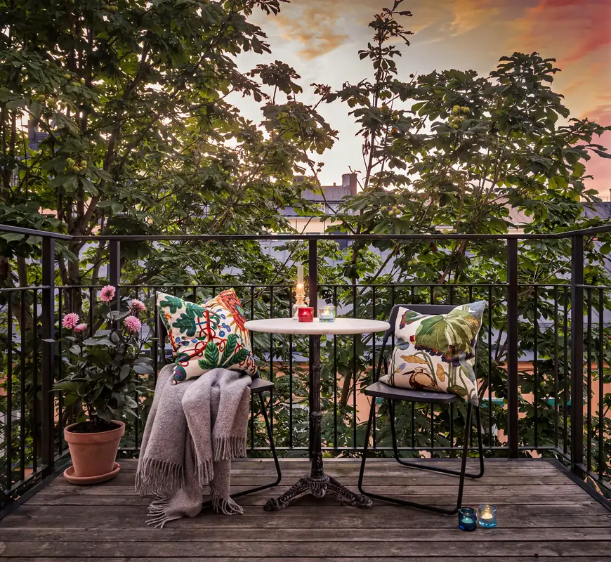 A Bright Duplex Apartment with Exposed Beams and a Roof Terrace 30 duplex-family-apartment-stockholm-nordroom18