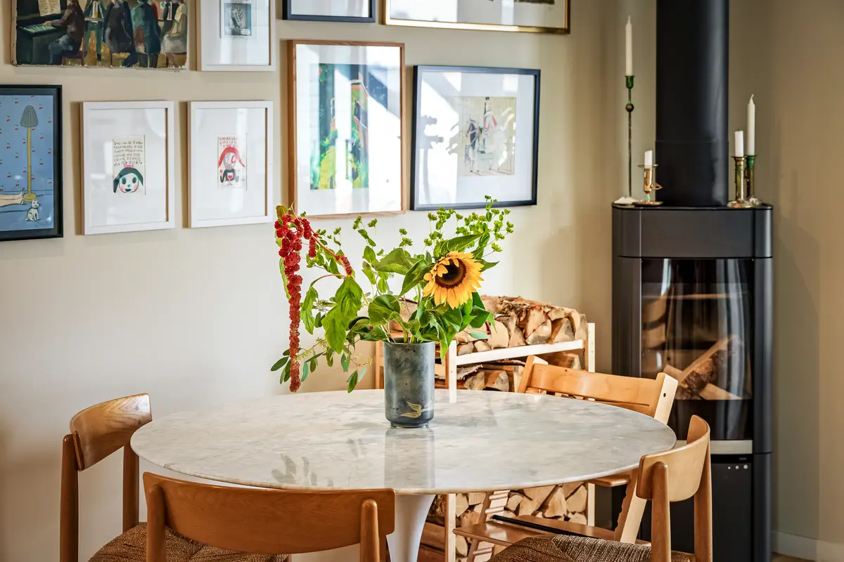 A Bright Duplex Apartment with Exposed Beams and a Roof Terrace 8 duplex-family-apartment-stockholm-nordroom21