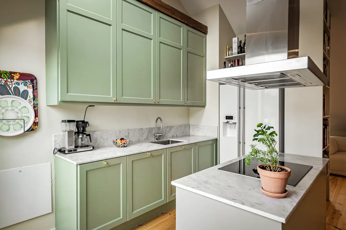 A Bright Duplex Apartment with Exposed Beams and a Roof Terrace 13 duplex-family-apartment-stockholm-nordroom24