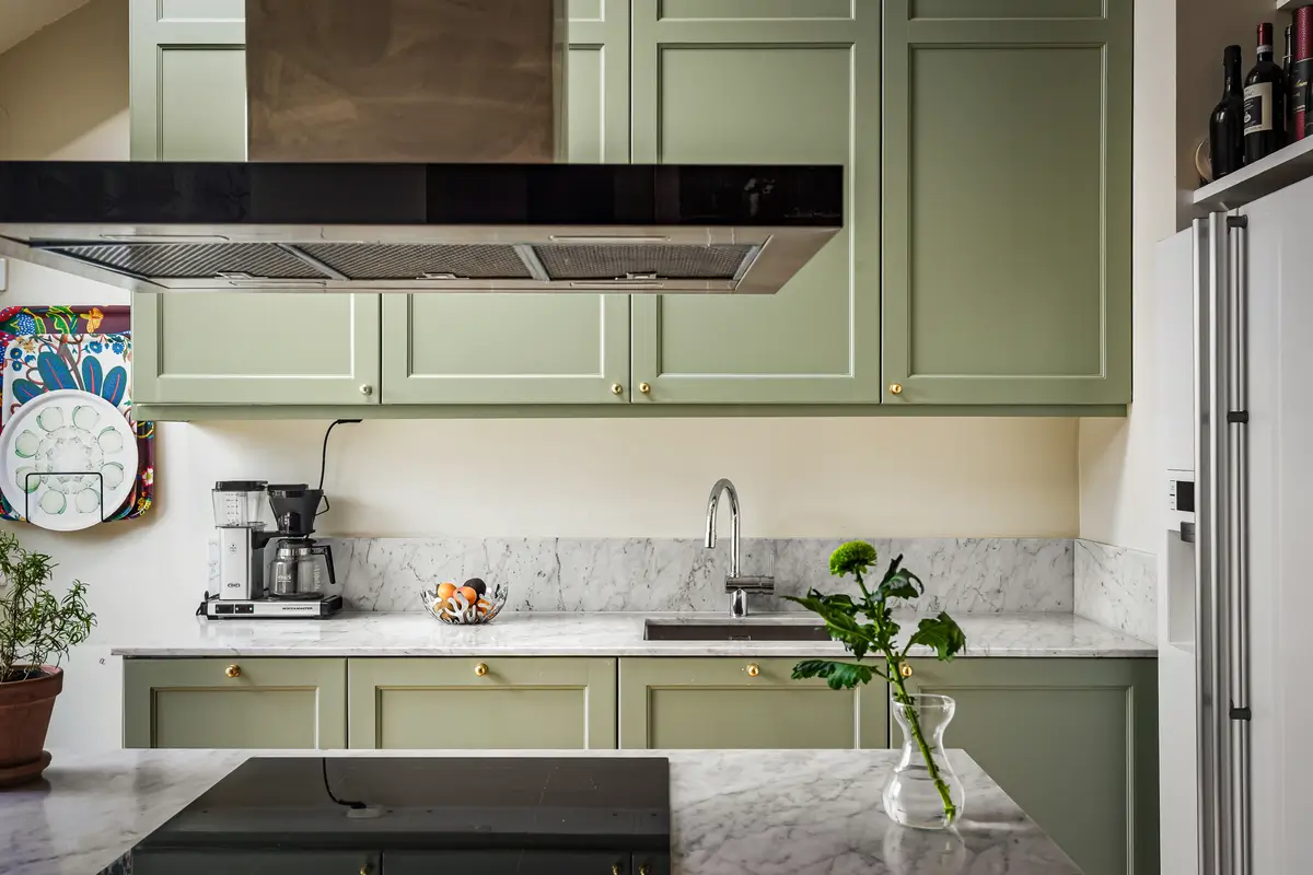 A Bright Duplex Apartment with Exposed Beams and a Roof Terrace 12 duplex-family-apartment-stockholm-nordroom25