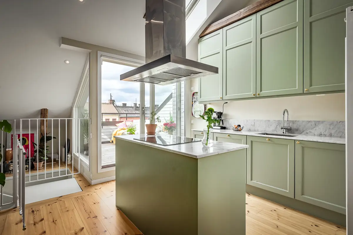 A Bright Duplex Apartment with Exposed Beams and a Roof Terrace 10 duplex-family-apartment-stockholm-nordroom31