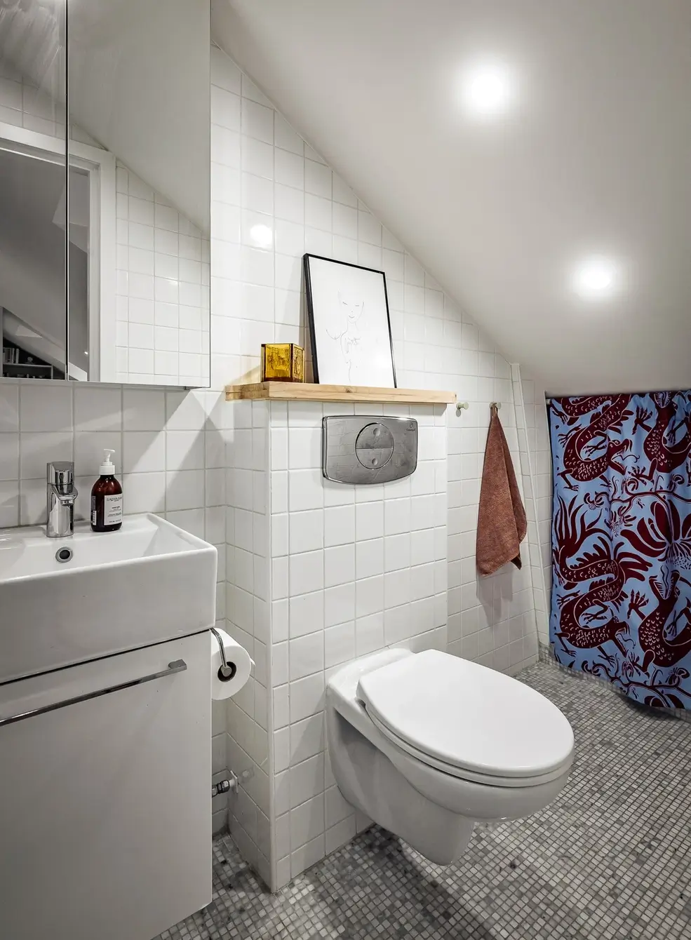 A Bright Duplex Apartment with Exposed Beams and a Roof Terrace 19 duplex-family-apartment-stockholm-nordroom6