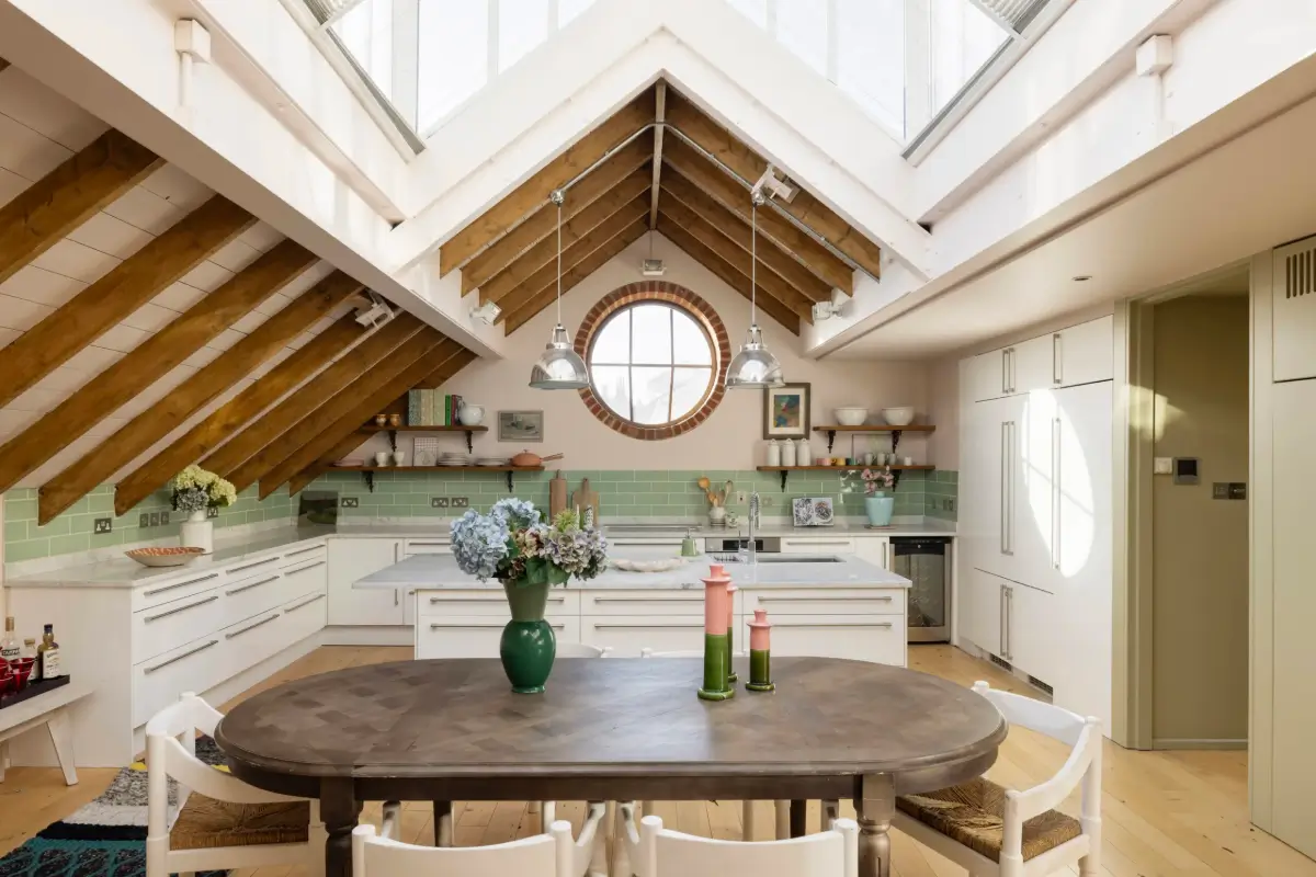 exposed-beams-duplex-apartment-london-nordroom
