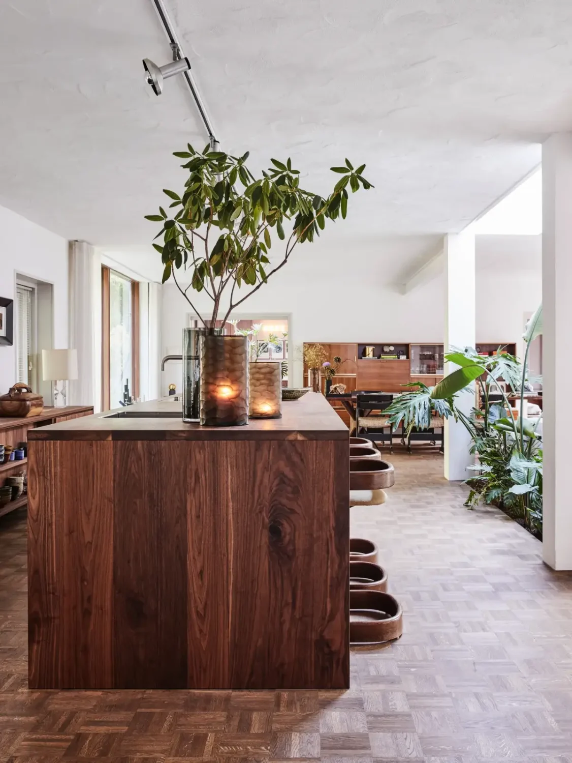 A Renovated Midcentury Forest Bungalow in The Netherlands 14 forest-bungalow-home-netherlands-nordroom