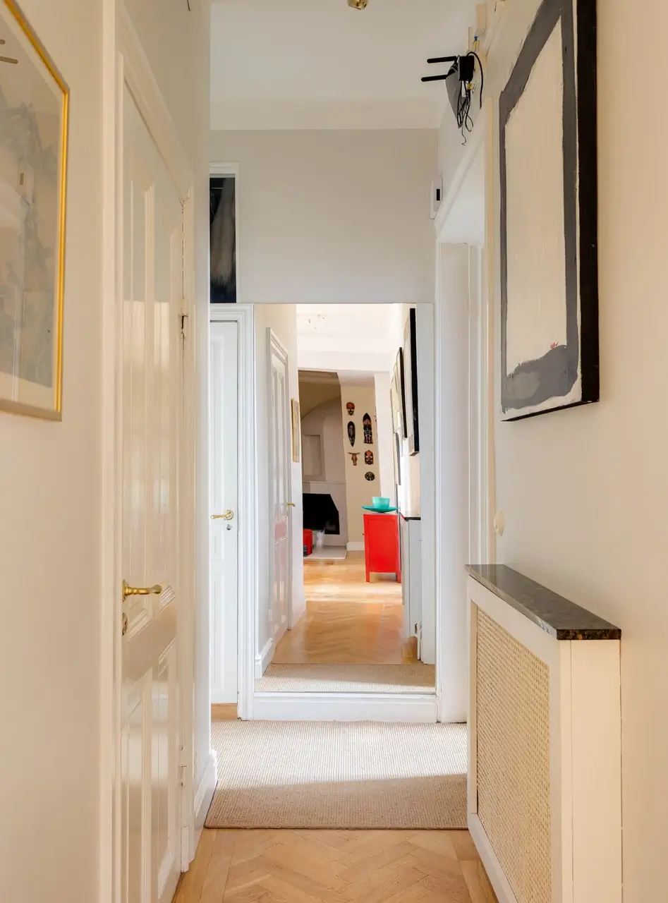 Classic Elements and Modern Comforts in an Elegant Apartment 14 hall large mirror