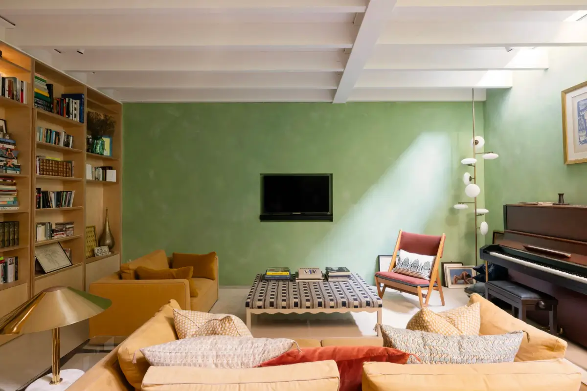 Colorful Design in a Reimagined Victorian Mews House in Notting Hill 10 mews-house-notting-hill-london-nordroom10