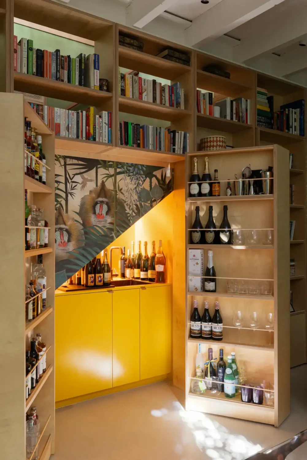 Colorful Design in a Reimagined Victorian Mews House in Notting Hill 13 mews-house-notting-hill-london-nordroom13