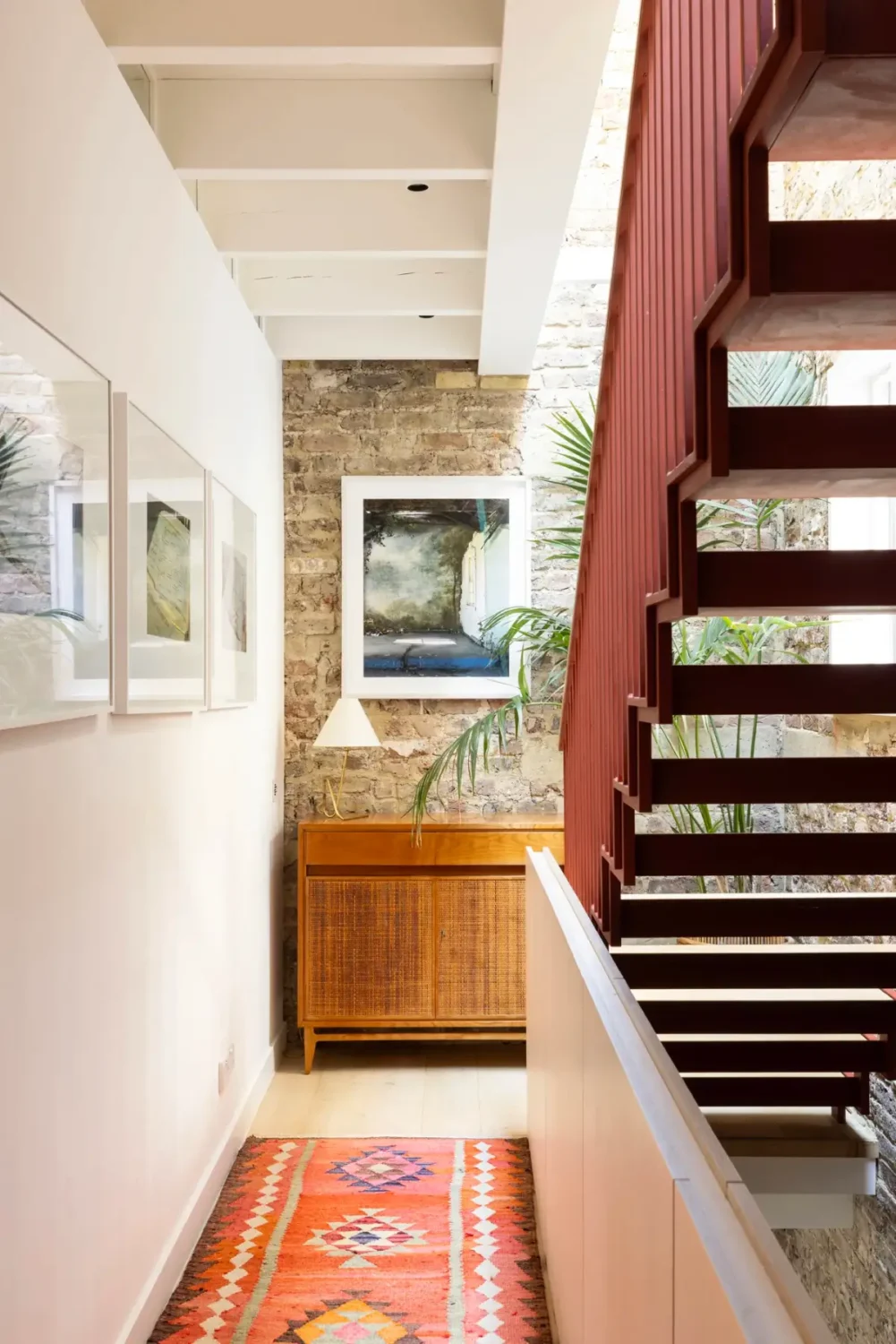 Colorful Design in a Reimagined Victorian Mews House in Notting Hill 15 mews-house-notting-hill-london-nordroom14