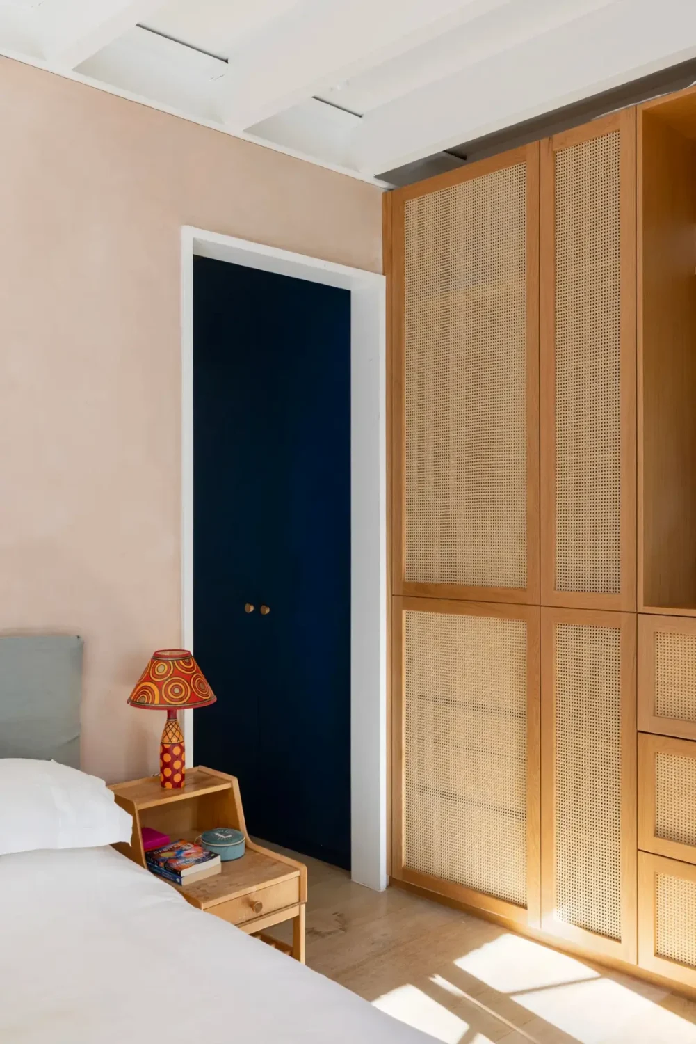 Colorful Design in a Reimagined Victorian Mews House in Notting Hill 18 mews-house-notting-hill-london-nordroom17