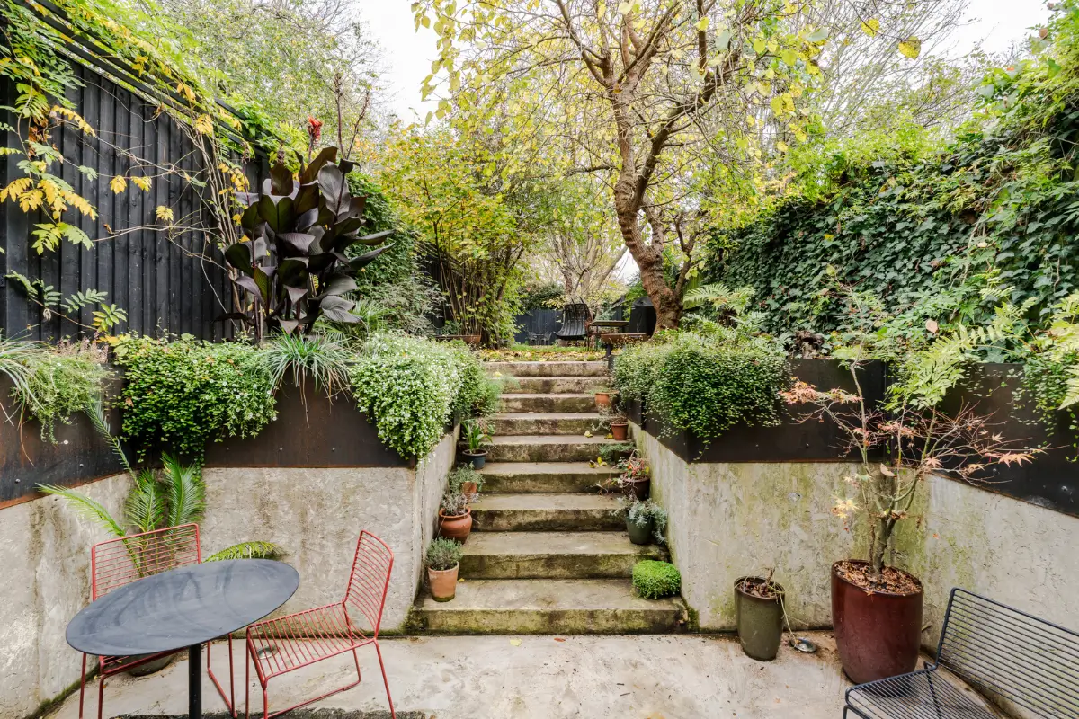 A Five-Storey Victorian Victorian Townhouse Blends Old with New 2 restored-extended-victorian-townhouse-london-nordroom24