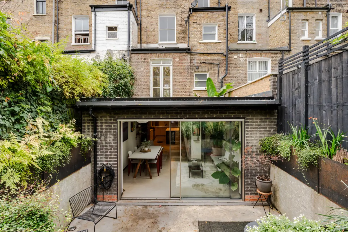A Five-Storey Victorian Victorian Townhouse Blends Old with New 3 restored-extended-victorian-townhouse-london-nordroom35