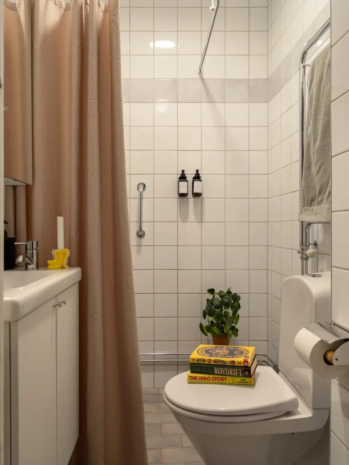 An Original Kitchen in a Small 1930s Apartment 25 small-1930s-apartment-stockholm-nordroom