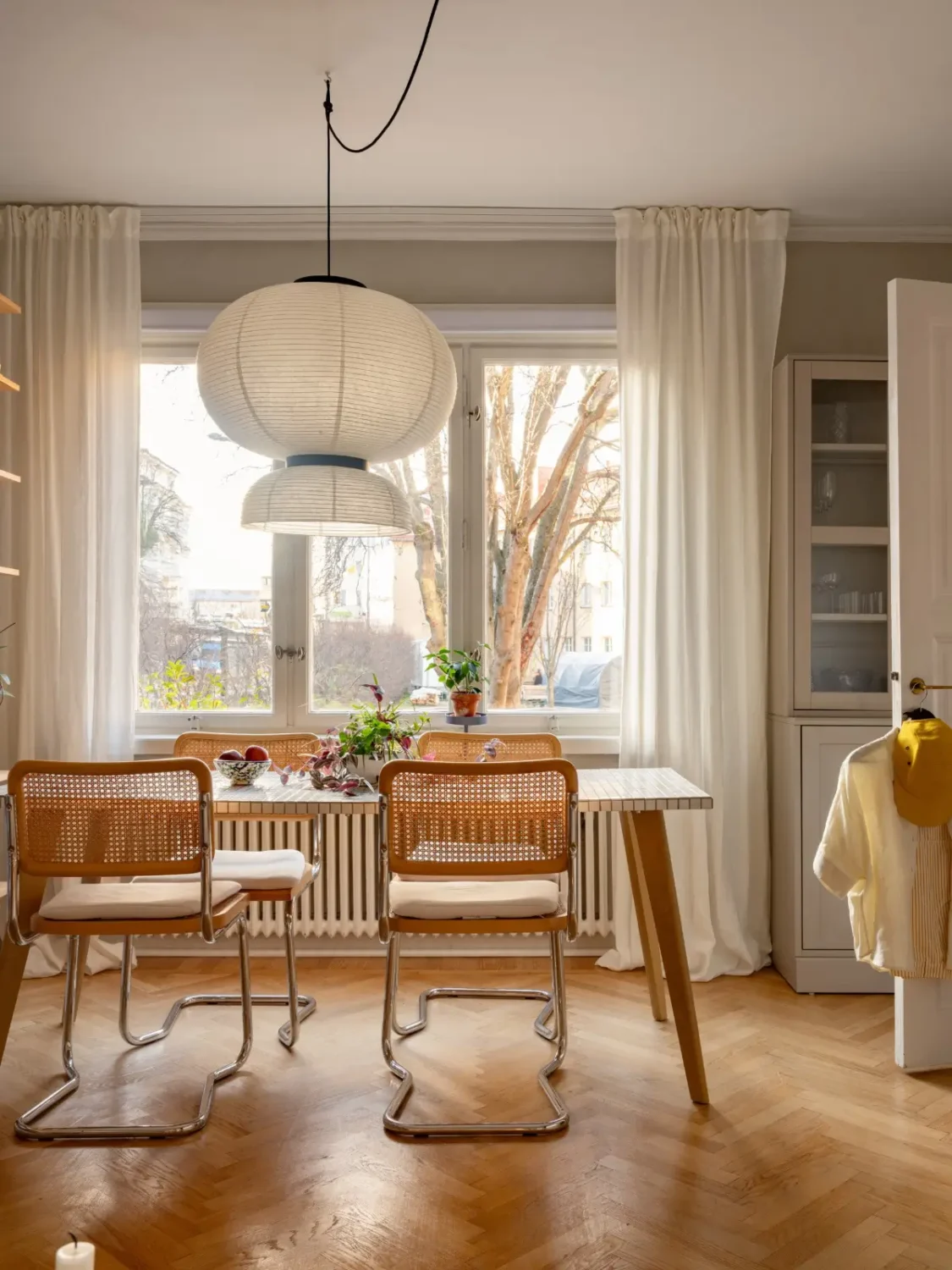 An Original Kitchen in a Small 1930s Apartment 3 small-1930s-apartment-stockholm-nordroom